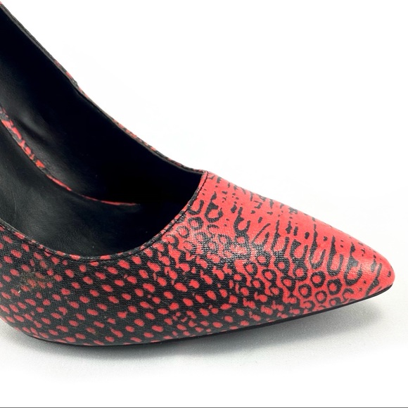 G by GUESS Carrie Black Red Snakeskin Pumps 7.5 - Picture 9 of 14